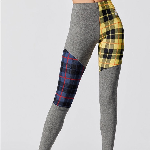 Women’s Nike Sportswear Plaid Legging Size Medium